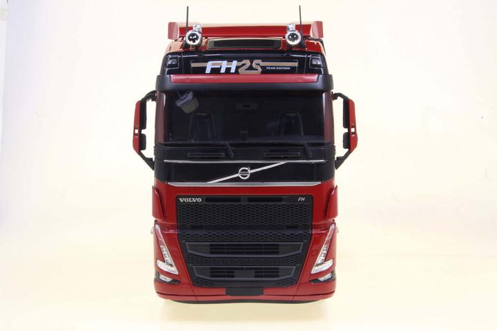 Actual product image Solido 1:24 Volvo Trucks 25 years Edition red