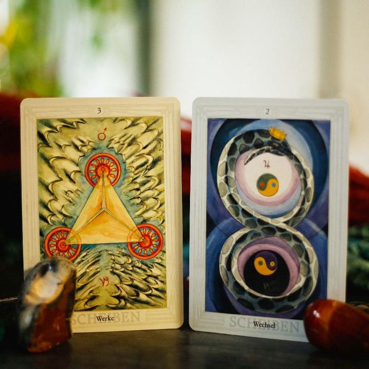 Produktbild Aleister Crowley Thoth Tarot Deluxe (Thoth Tarotdeck) (Aleister Crowley, Deutsch)