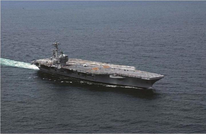 Produktbild Italeri U.S.S. George H.W: Bush CVN 77
