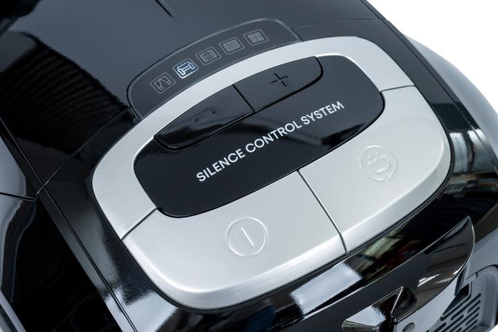 Produktbild Tornado Staubsauger VCBKC800BC / Vacuum cleaner Rot auf Schwarz