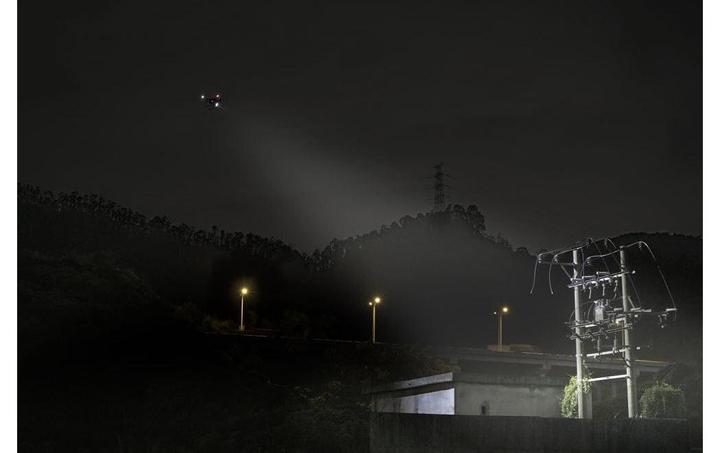 Image du produit DJI Projecteur Wingsland Z15 Gimbal Spotlight (Éclairage des drones)