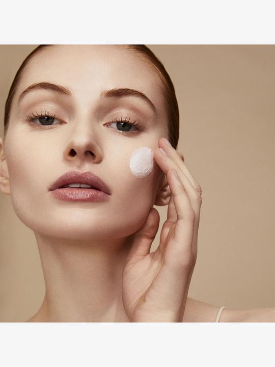 Actual product image Clé De Peau Skin Refining Clay Scrub (Exfoliation, 90 ml)