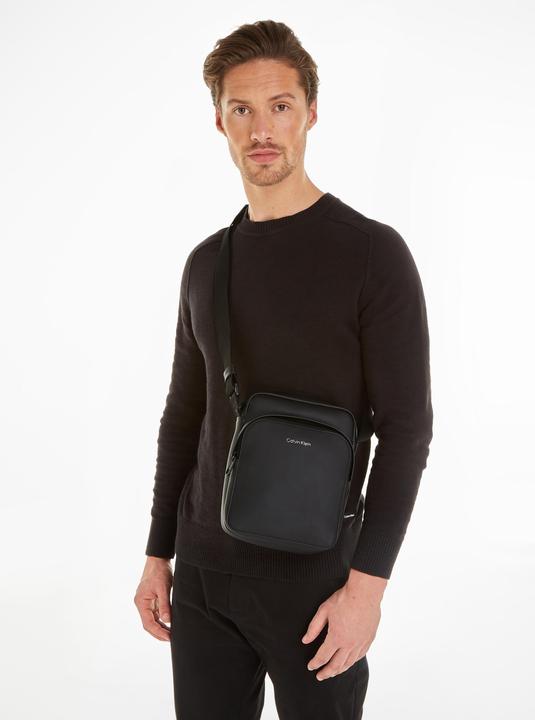 Immagine prodotto Calvin Klein Borsa a tracolla da uomo Ck Must Pique Reporter S W/Pckt Small, Nero (Ck Black), Unità (51% poliestere, 49% poliuretano)