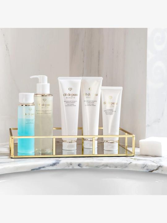 Actual product image Clé De Peau Facial Cotton