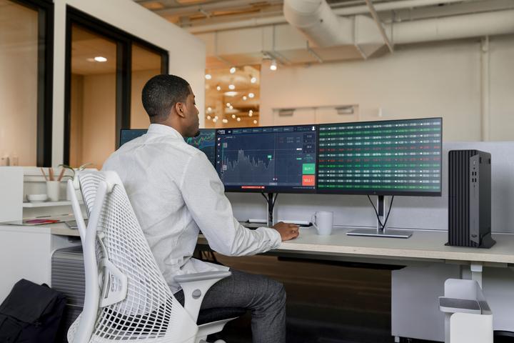 Image du produit HP EliteDesk 800 G6 (Intel Core i9-10900, 32 Go, 1000 Go, Radeon 550X)