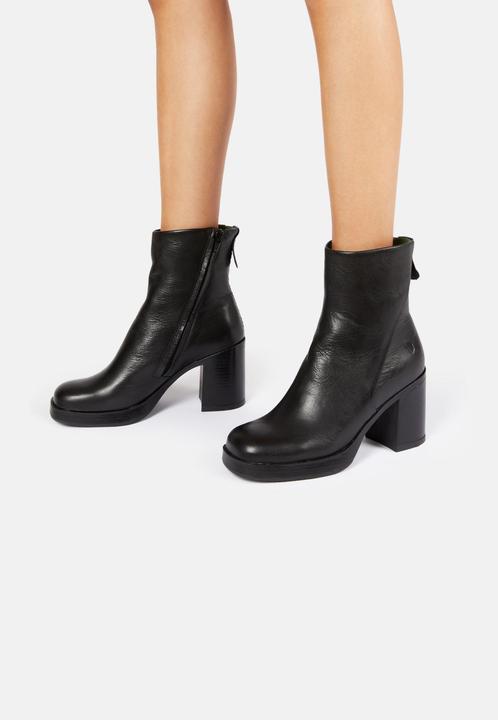 Actual product image Felmini VALERIA D574, the heeled boot from, is made from black leather and offers an elegant look. (36)