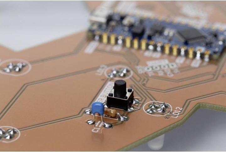 Produktbild Whadda WSPXL103 LED Bausatz Poly Rentier XL Löt- & Programmierkit
