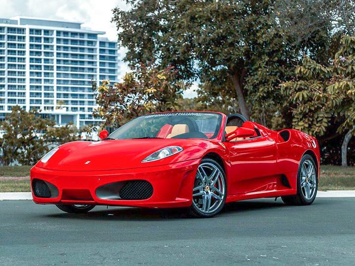 Produktbild Smartbox Fahren auf der Strasse: 1 Leih-Ferrari F430 Spider für 12 Stunden (1 Pers.)