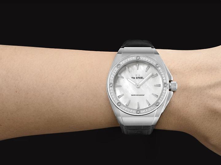 Actual product image TW-Steel TW Steel CE4027 CEO Tech Ladies 38 mm 10ATM (Analogue wristwatch, 38 mm)
