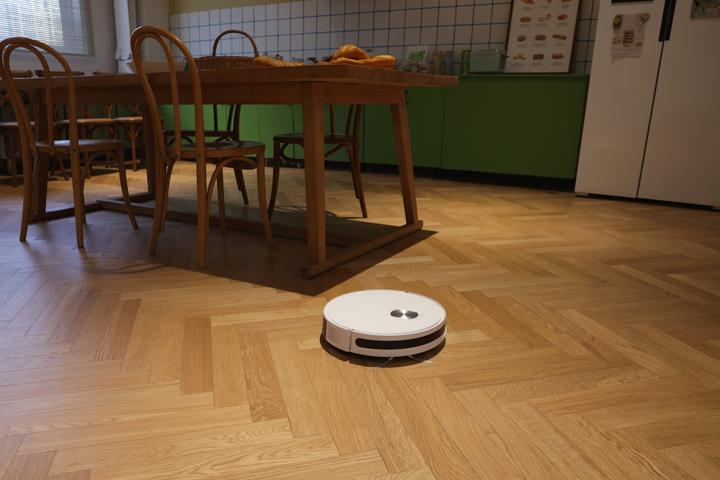 Actual product image EZVIZ Rc3 Plus (Robot vacuum)