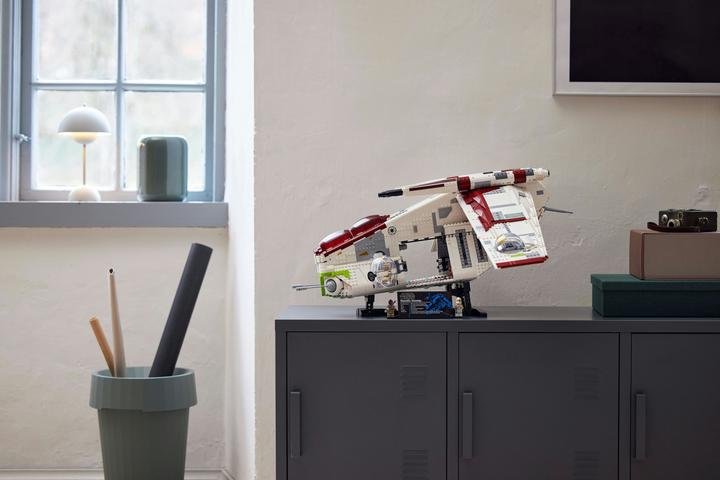 Actual product image LEGO UCS Republic Gunship (75309, LEGO Star Wars, LEGO Rare Sets)