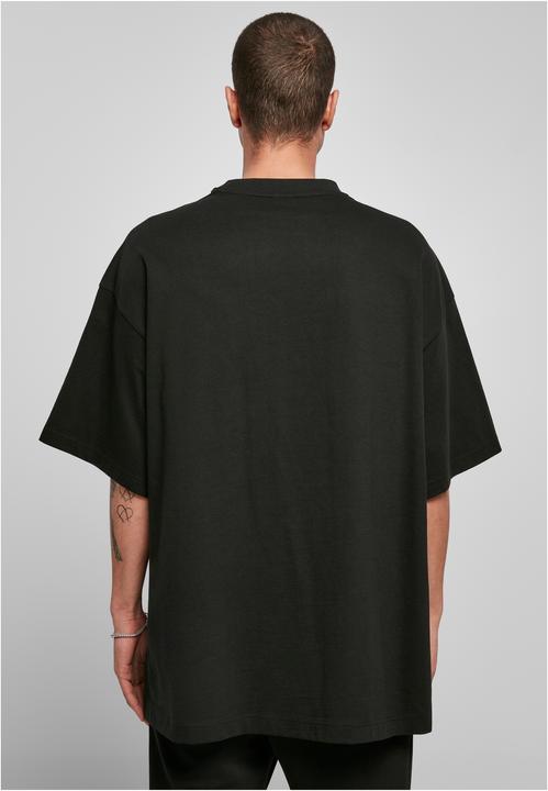 Actual product image Urban Classics Huge Tee - 16930 (3XL)