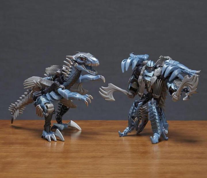 Actual product image Transformers Movie 5 Premier Deluxe Dinobot Slash