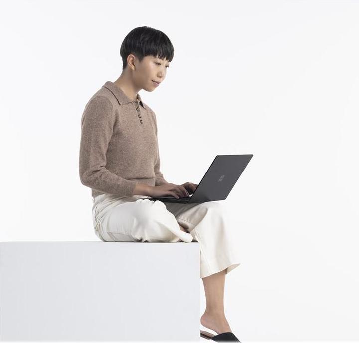 Produktbild Microsoft Surface Laptop 4 (15", Intel Core i7-1185G7, 32 GB, 1000 GB, CH)