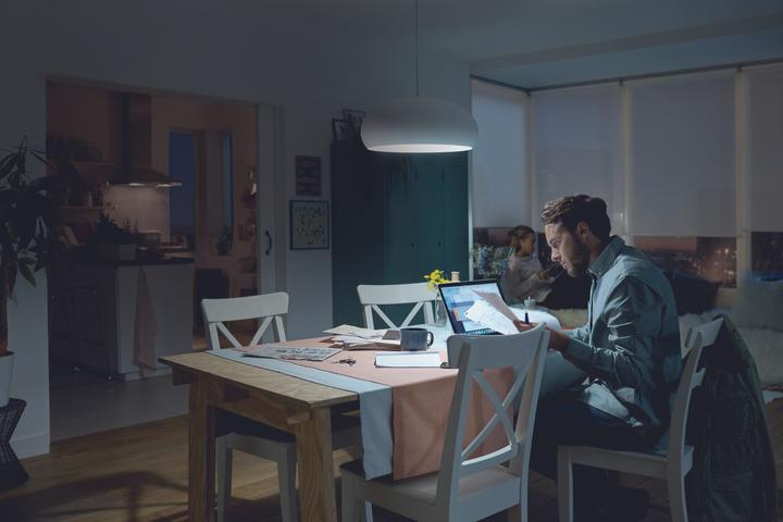 Actual product image Philips white (E14, 6.50 W, 806 lm, 1 x, E)