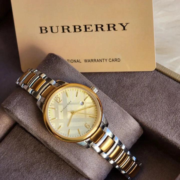 Actual product image Burberry The Classic (Analogue wristwatch, 32 mm)