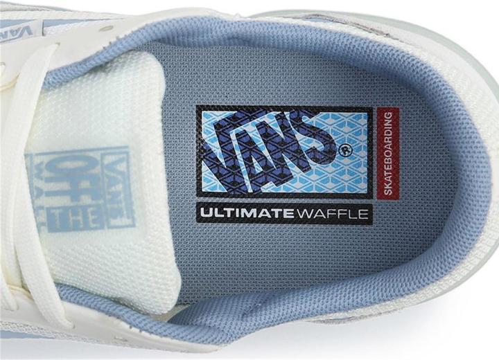 Actual product image Vans Ave (40)