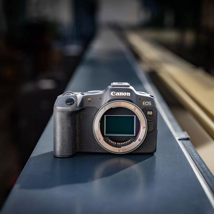 Immagine prodotto Canon EOS R8 (24.20 Mpx, Full frame / FX)