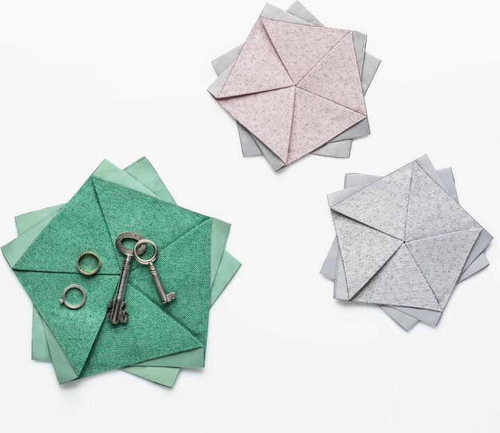 Actual product image Iittala X Issey Miyake coaster (27 x 27 cm)