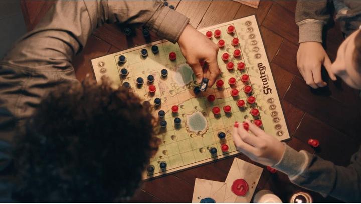 Actual product image Jumbo Stratego Original (German, English, French)