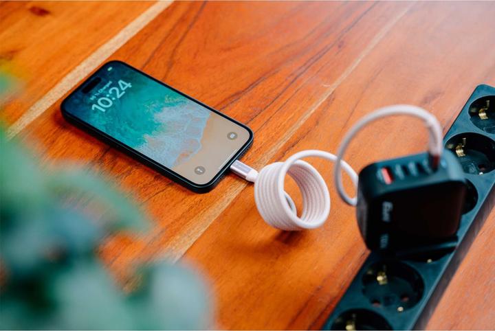 Actual product image Verbatim Sync & Charge Magnetic Cable - 60W USB-C to USB-C 120 cm Pink (1.20 m, USB 2.0)