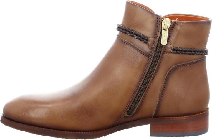 Actual product image Pikolinos Royal (38)
