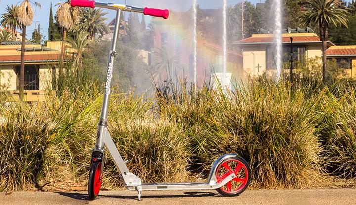 Actual product image Razor A5 Lux Scooter - RD/SL 23L Intl (MC3)