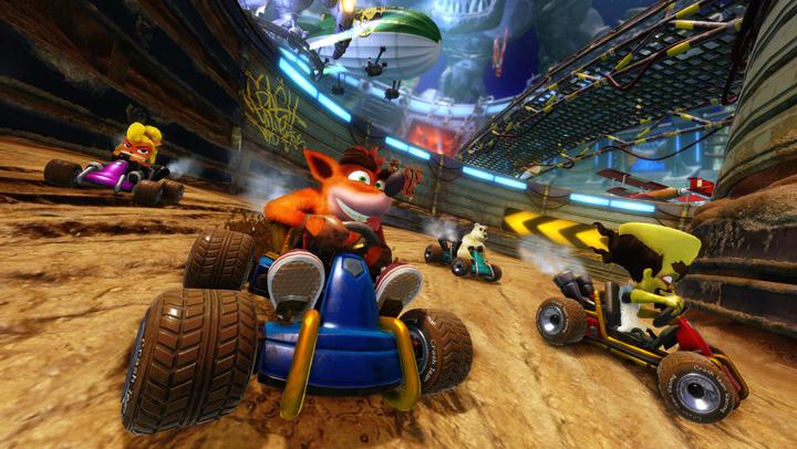 Actual product image Activision Crash Team Racing: Nitro Fueled (PS4, FR)