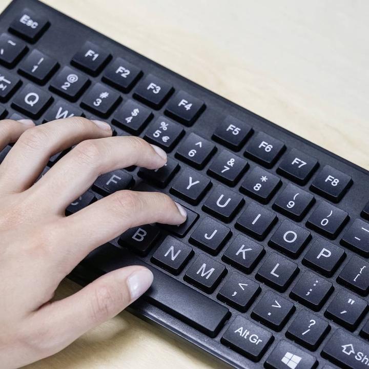 Actual product image Perixx PERIBOARD-117 P DE B PS2 Keyboard German, QWERTZ Black (DE, Cable)