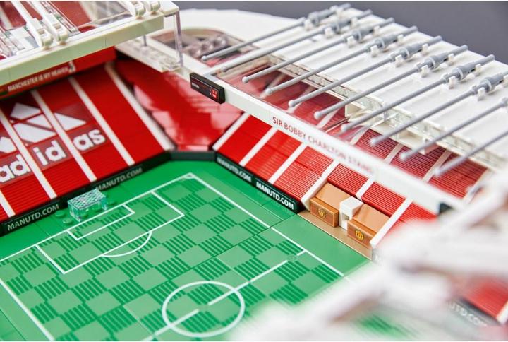 Actual product image LEGO Old Trafford - Manchester United (10272, LEGO Creator Expert, LEGO Rare Sets)
