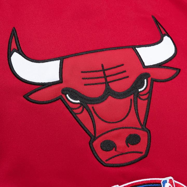 Actual product image Mitchell & Ness M&N Heavyweight Satin Jacket NBA Chicago Bulls - M (M)