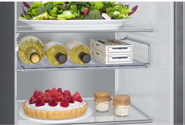 Actual product image Samsung RS8000 Family Hub (614 l)