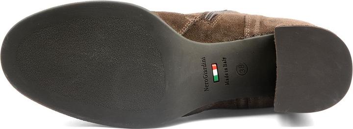 Actual product image Nero Giardini Romana (40)