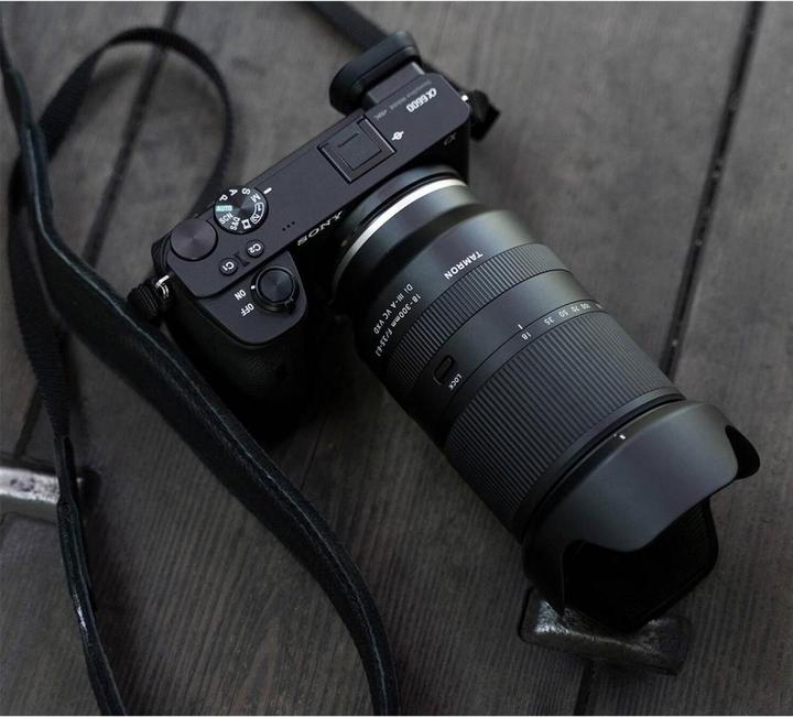Actual product image Tamron 18-300mm f/3.5-6.3 Di III-A VC VXD, Sony E (EU) (Sony E, APS-C / DX)