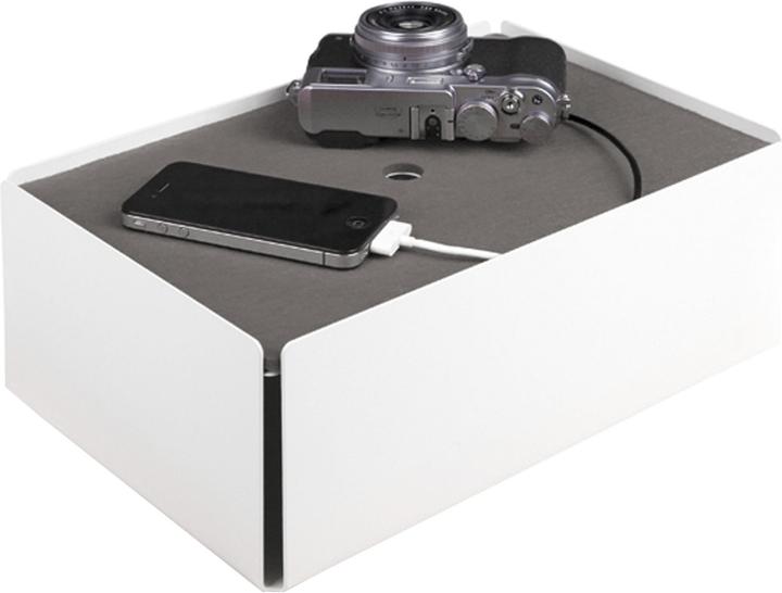 Konstantin Slawinski Charge Box