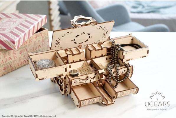 Actual product image Ugears Antique casket (185 pieces)