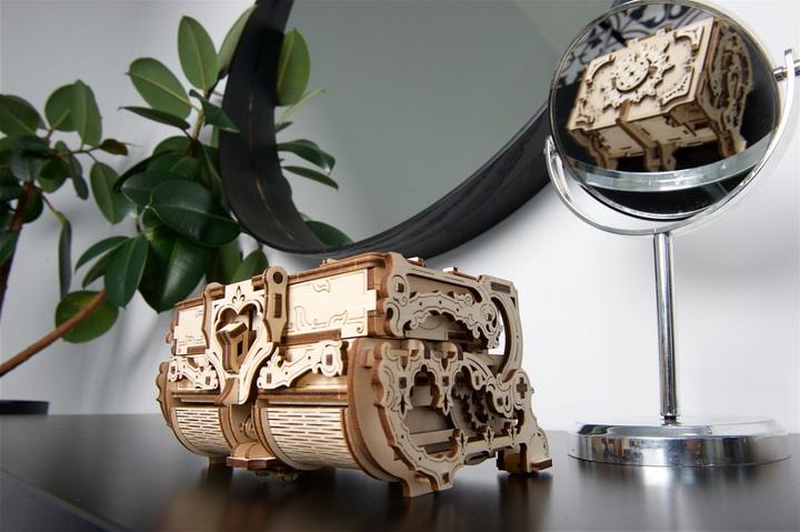 Actual product image Ugears Antique casket (185 pieces)