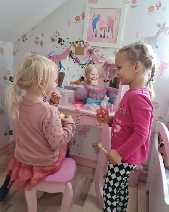 Actual product image KidKraft Princess dressing table (Children sofa)