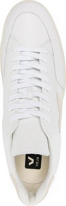 Actual product image Veja V-12 (40)