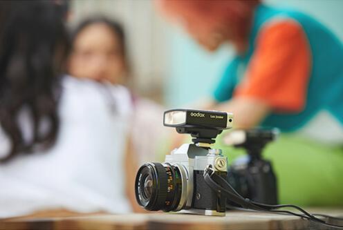 Actual product image Godox Lux Junior (Plug-on flash, Fujifilm, Canon, Nikon, Olympus)