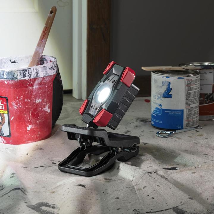 Actual product image Coast CL20R rechargeable work light (1750 lm)