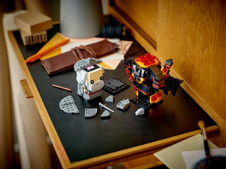 Actual product image LEGO BrickHeadz - Gandalf the Grey and Balrog (40631, LEGO Brickheadz)