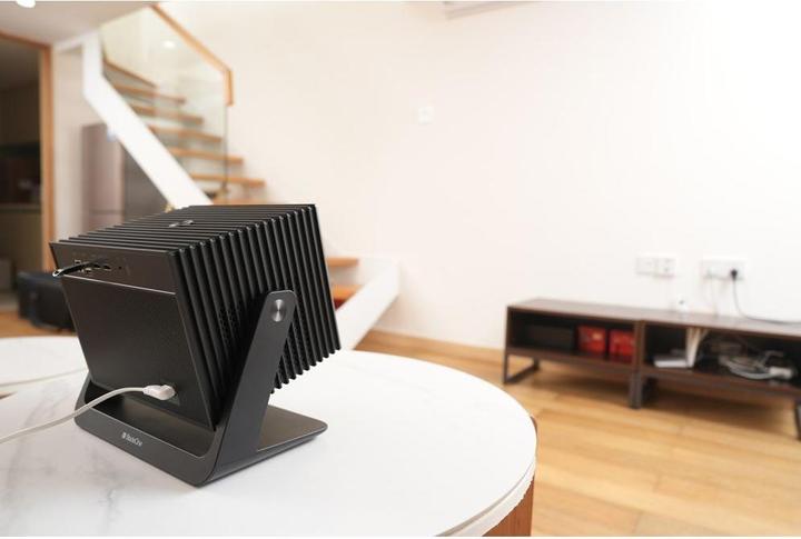 Actual product image BladeCine Cube 600 Grey (Full HD, 600 lm)