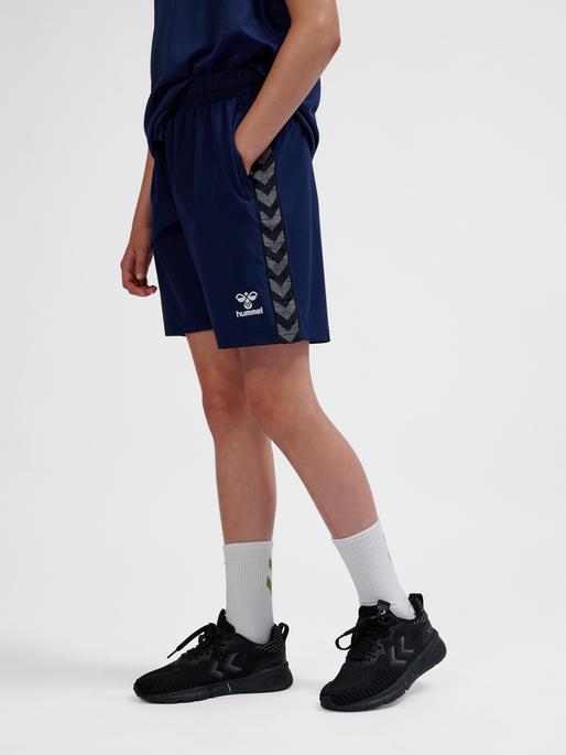 Actual product image hummel Hmlauthentic Woven Shorts Kids (128)