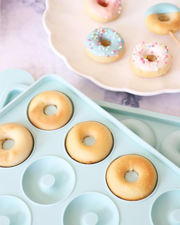 Produktbild ScrapCooking Silikon Backform für 12 Mini-Donuts