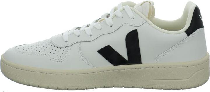 Actual product image Veja V10 (37)