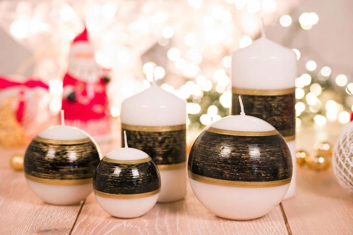 Produktbild Jossie Candles Kerze Weiss Mit Schwarz Goldenen Linien Kugel 10 Cm Handgefertigt