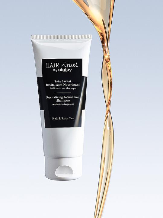 Actual product image Sisley Soin Lavant Revitalisant Nourrissant (200 ml, Liquid shampoo)