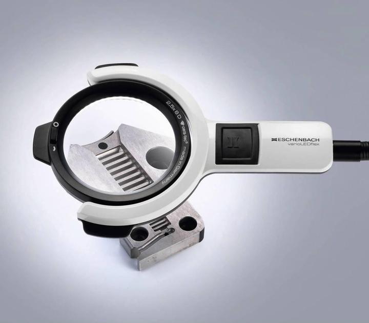Produktbild Eschenbach LED-Lupenleuchte varioLED flex (6000 lm)
