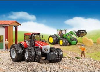 Produktbild Bruder John Deere 7930 mit Frontlader und Anhänger
